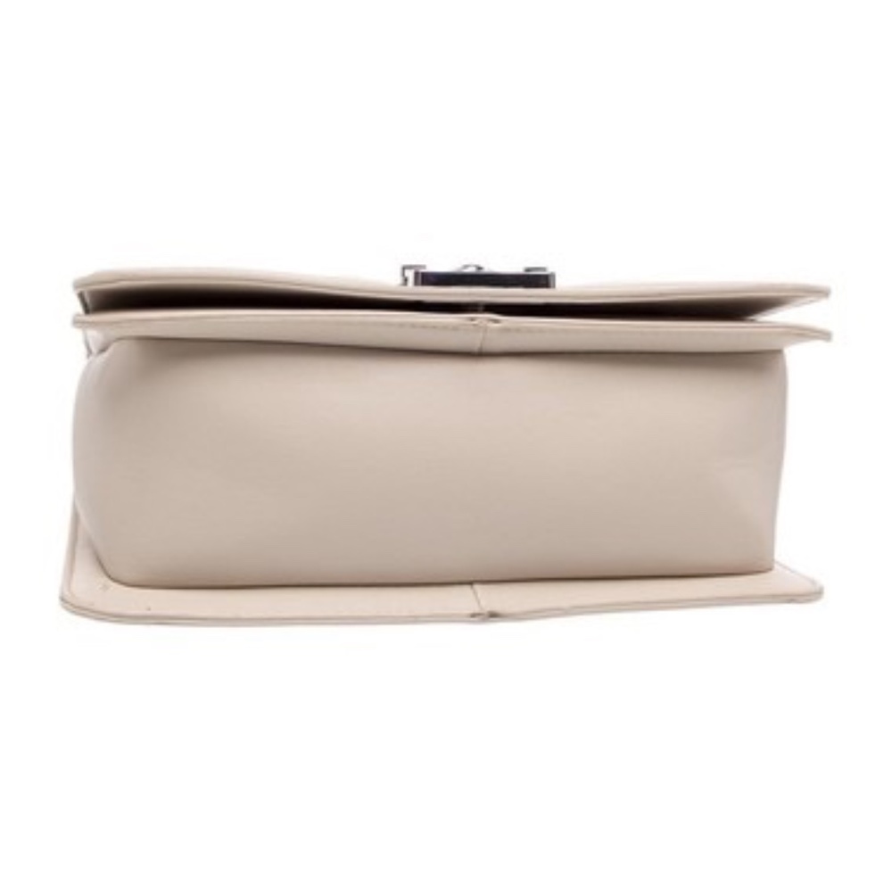 NWT Badgley Mischka V Quilted Crossbody Bag In Beige With Silver Hardware - Picture 5 of 8